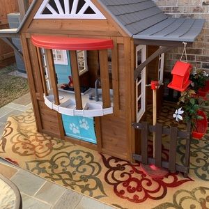 Once used kids playhouse.